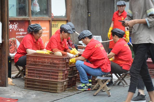 十年热销380万份小龙虾 30岁总裁不忘初心只做好虾