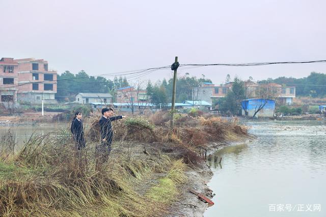 鱼塘大量鱼苗死亡，两个农药瓶让他们成为嫌疑人